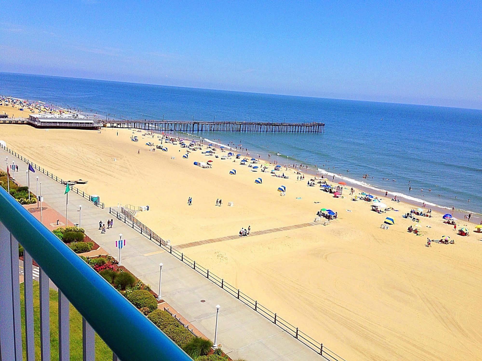 Baymont By Wyndham Virginia Beach Oceanfront Esterno foto