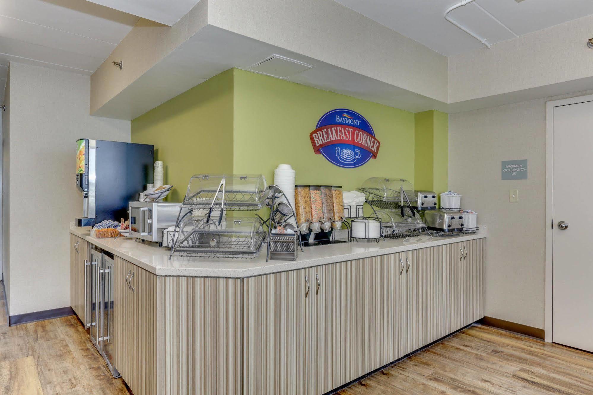 Baymont By Wyndham Virginia Beach Oceanfront Esterno foto